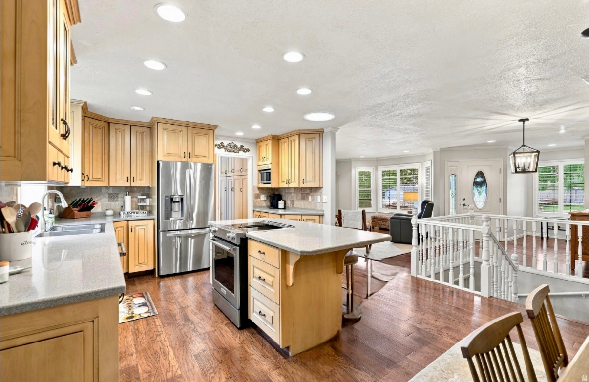 main property photo 8