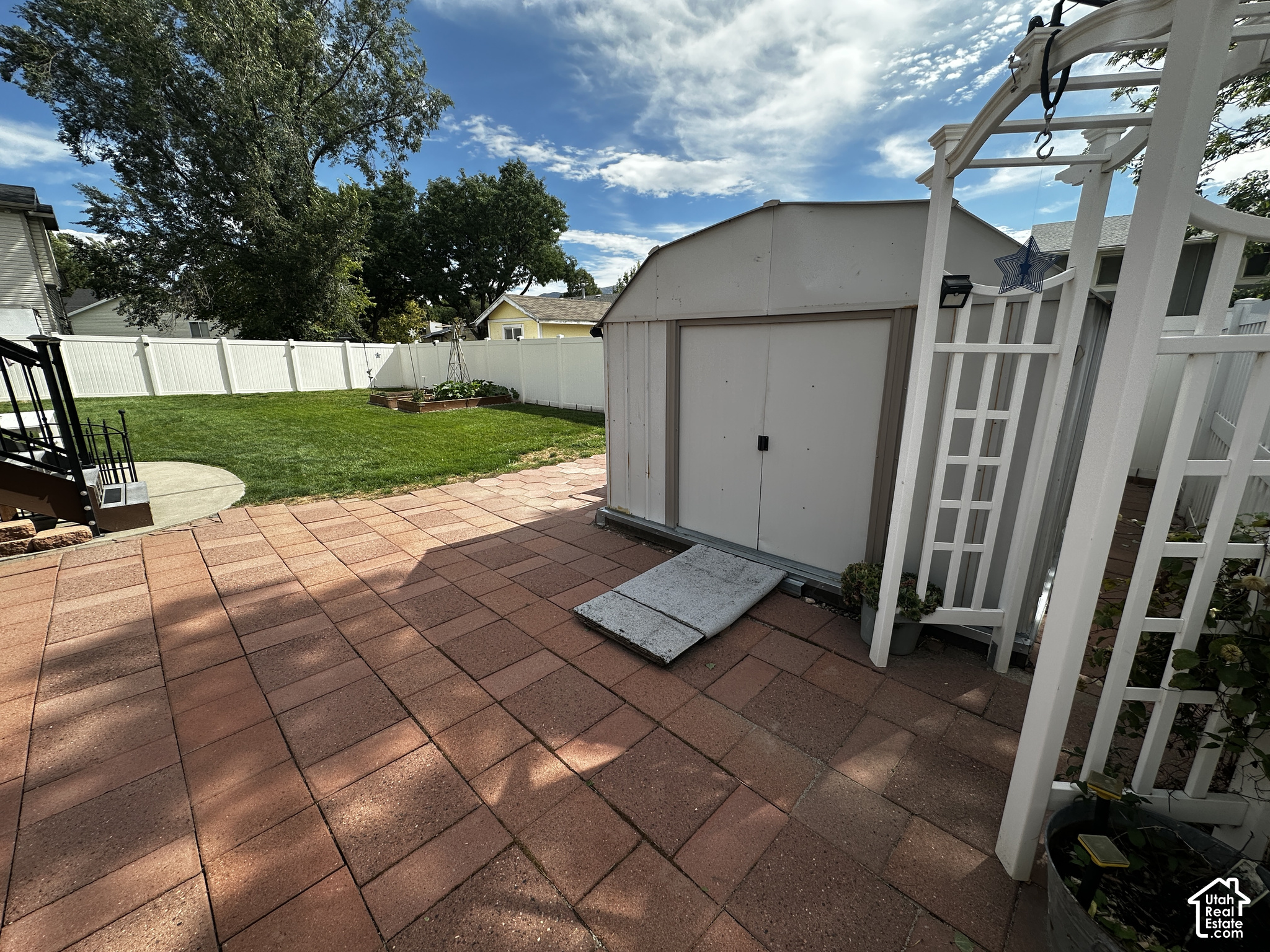 main property photo 20