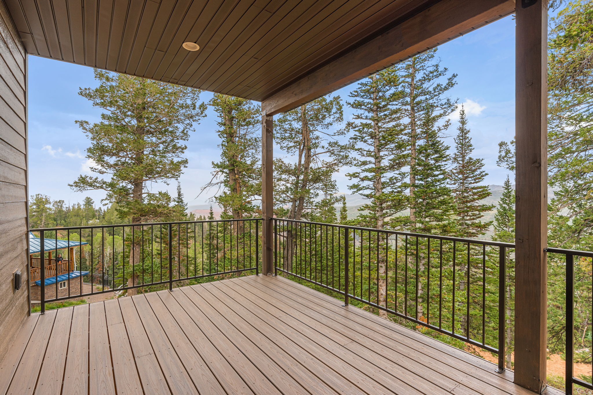 main property photo 37