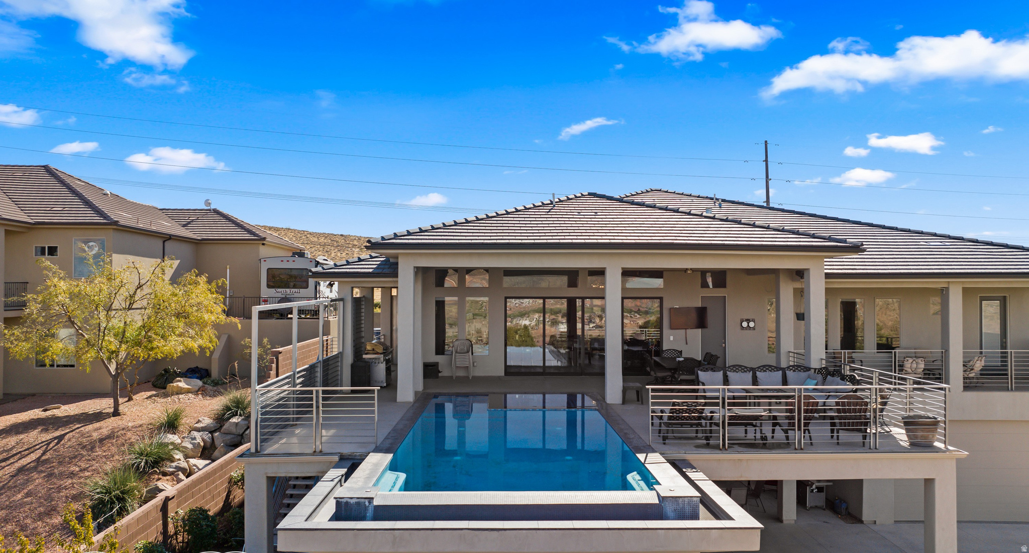 main property photo 74