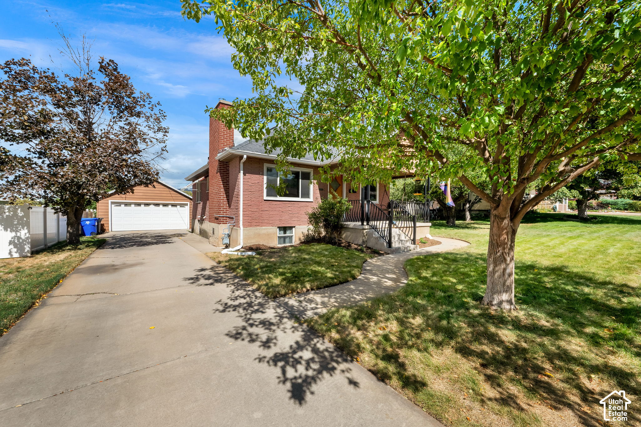 main property photo 33