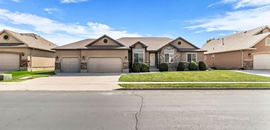 image of property with 6 Bed | 3 Bath | 3,310 Sqft