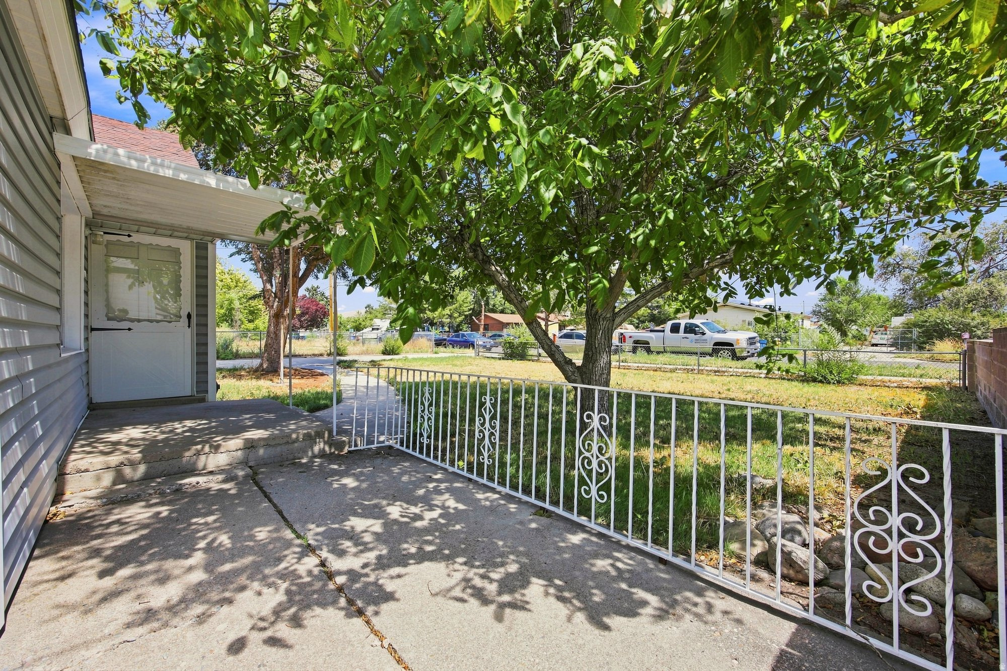main property photo 20