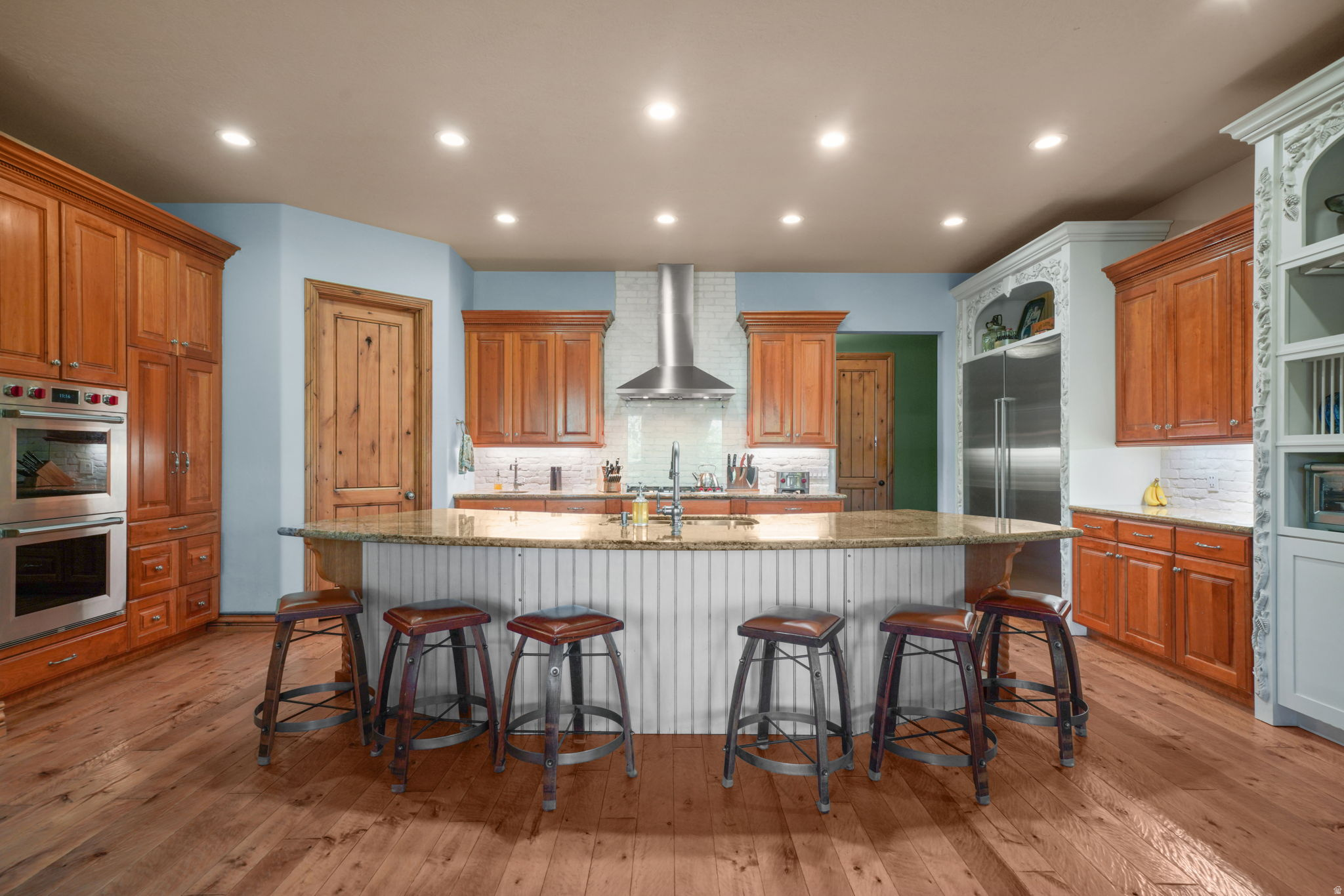 main property photo 22