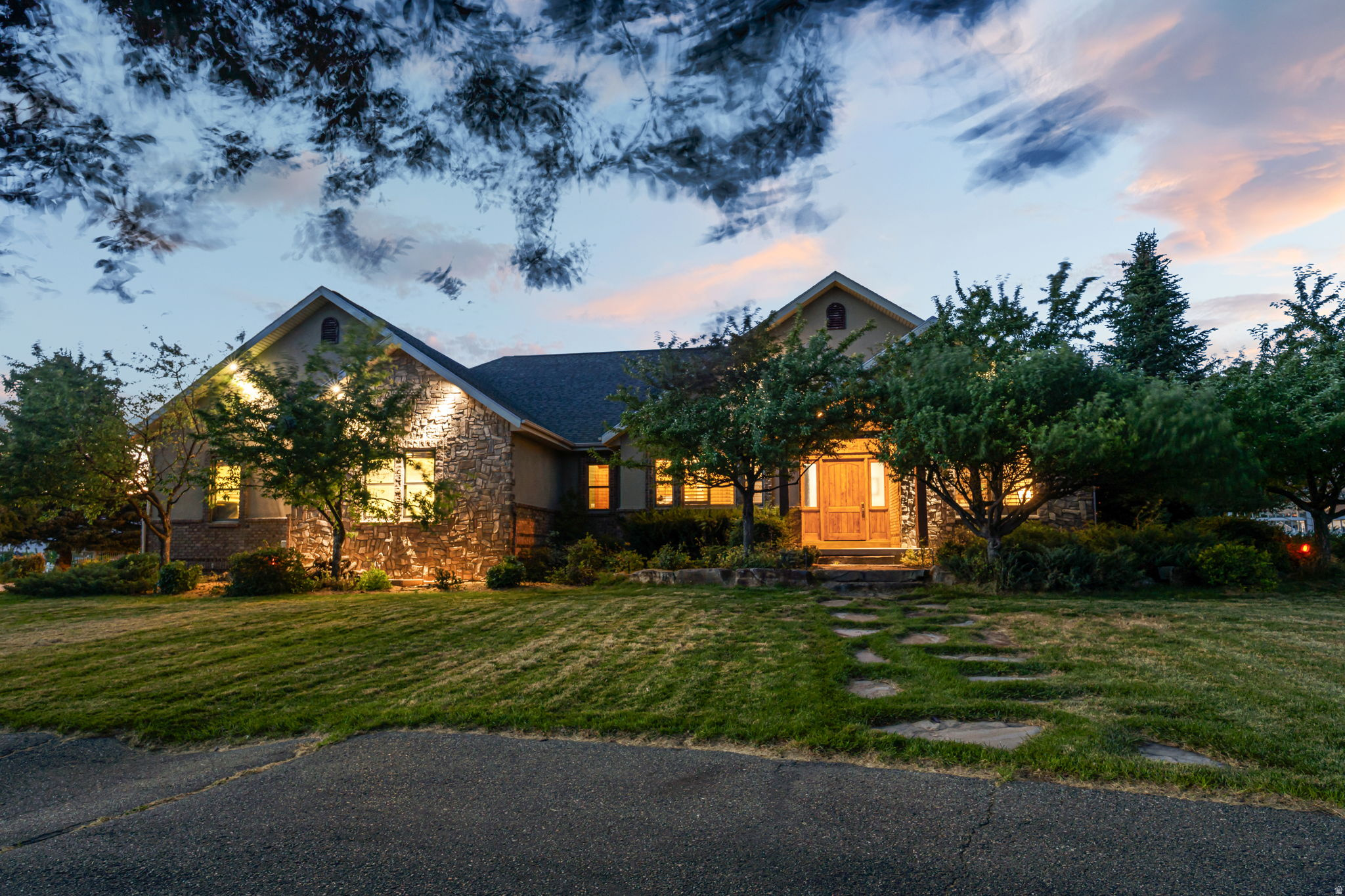 main property photo 4