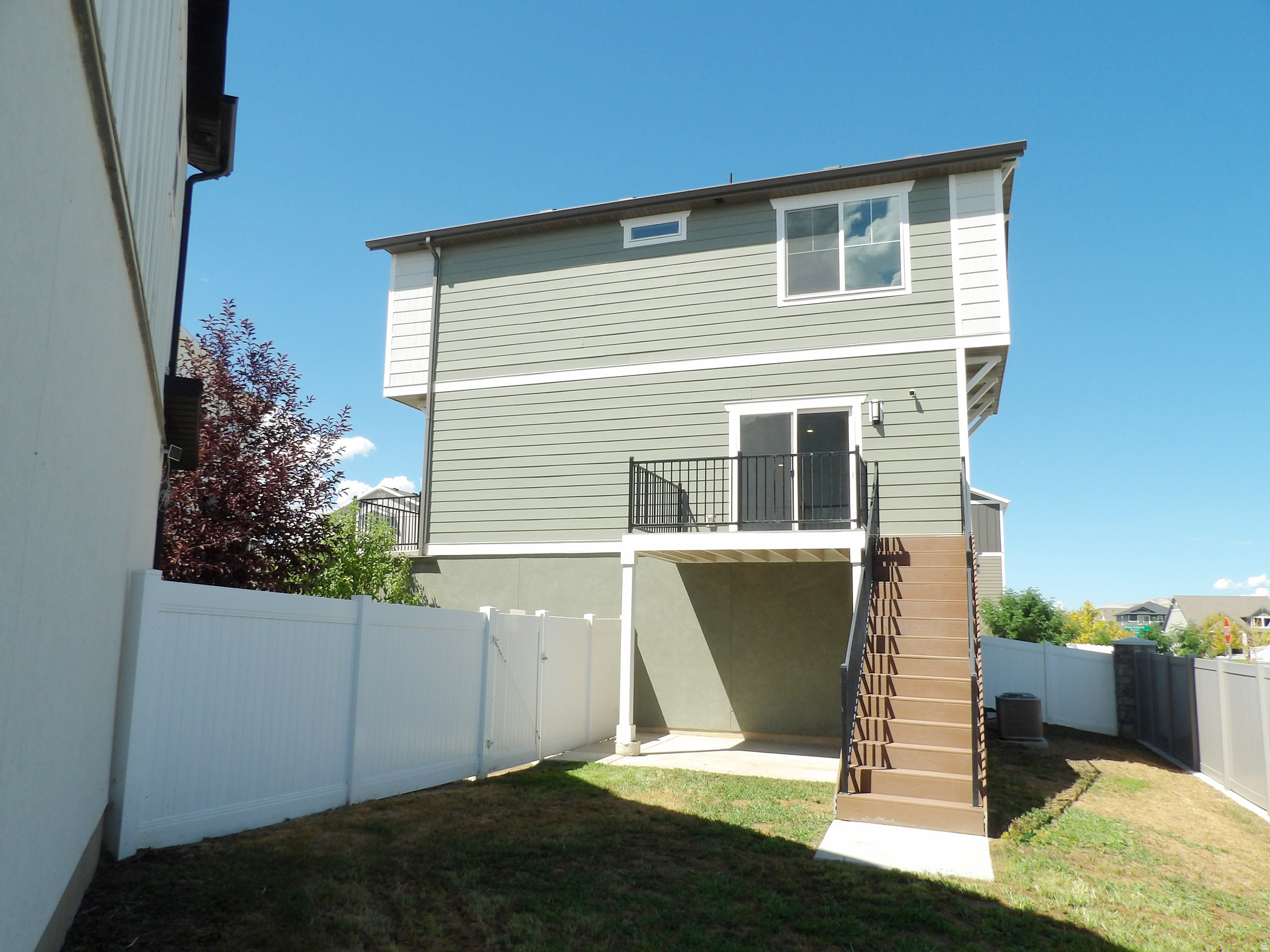 main property photo 37