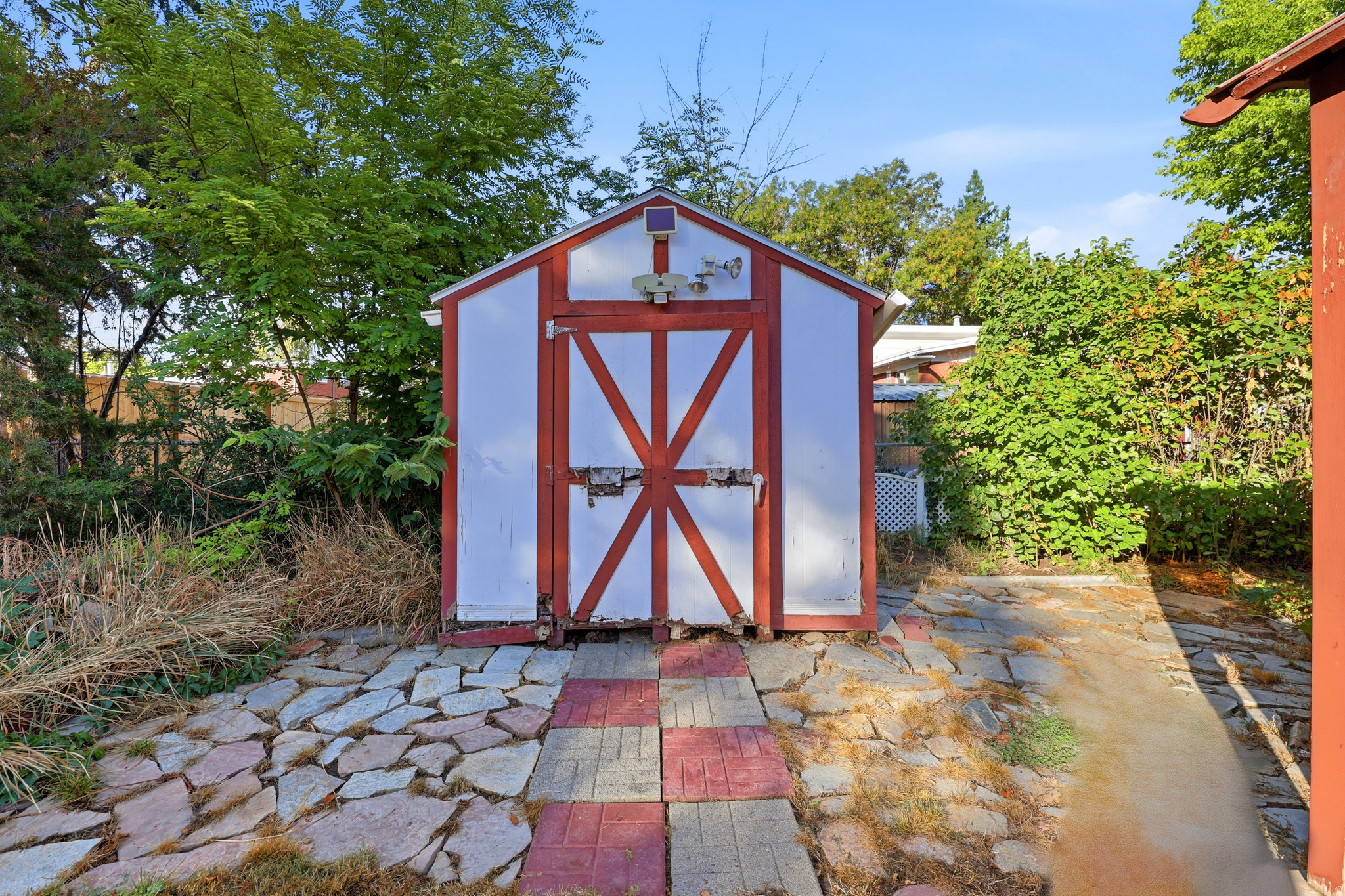 main property photo 32