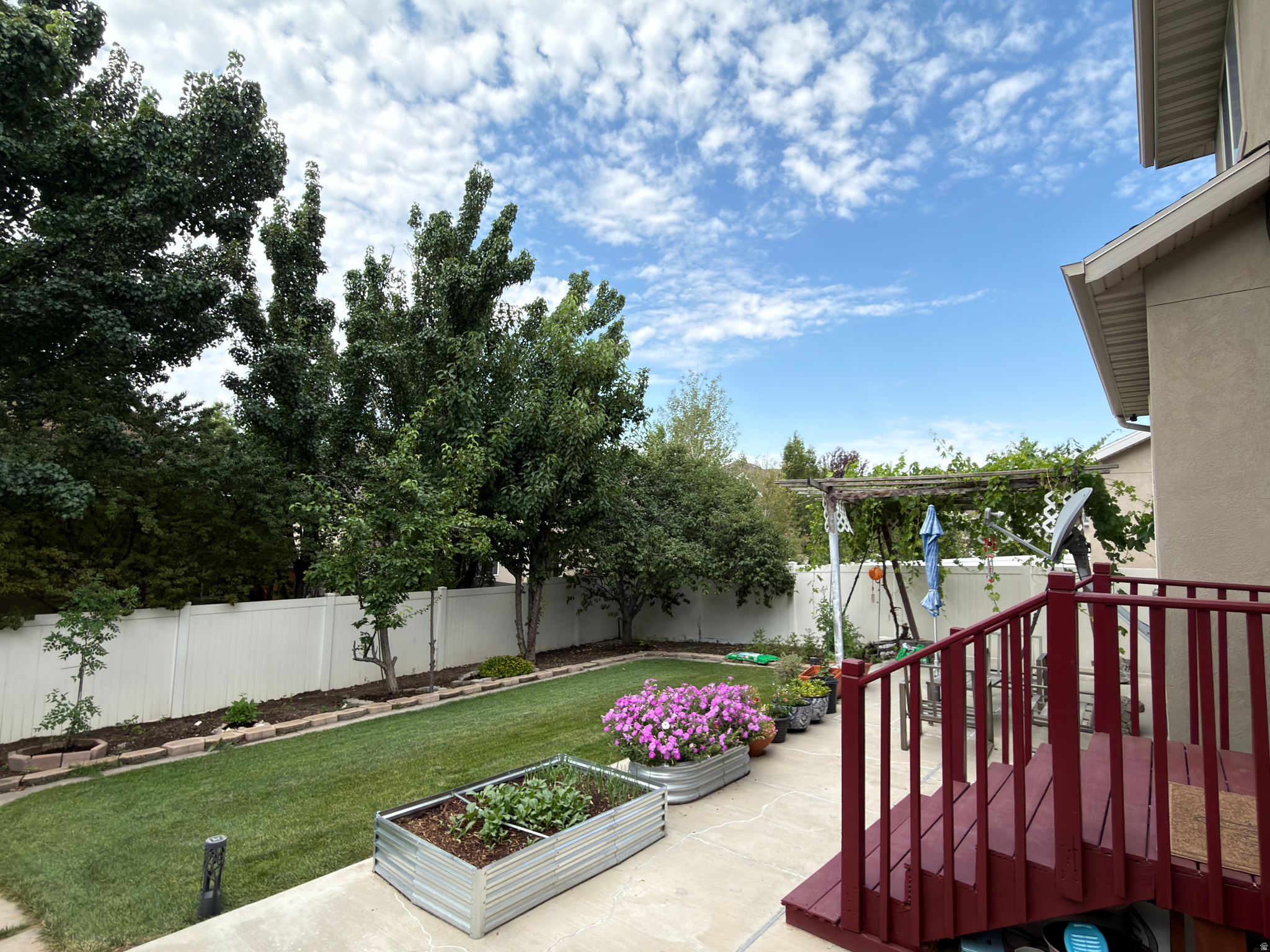 main property photo 17