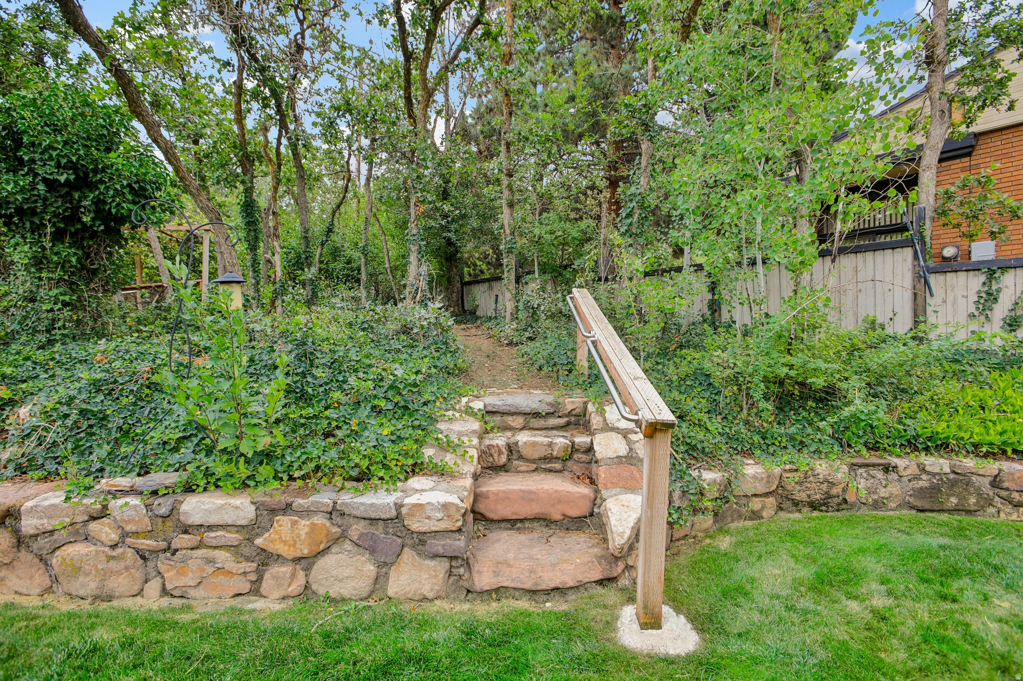 main property photo 30