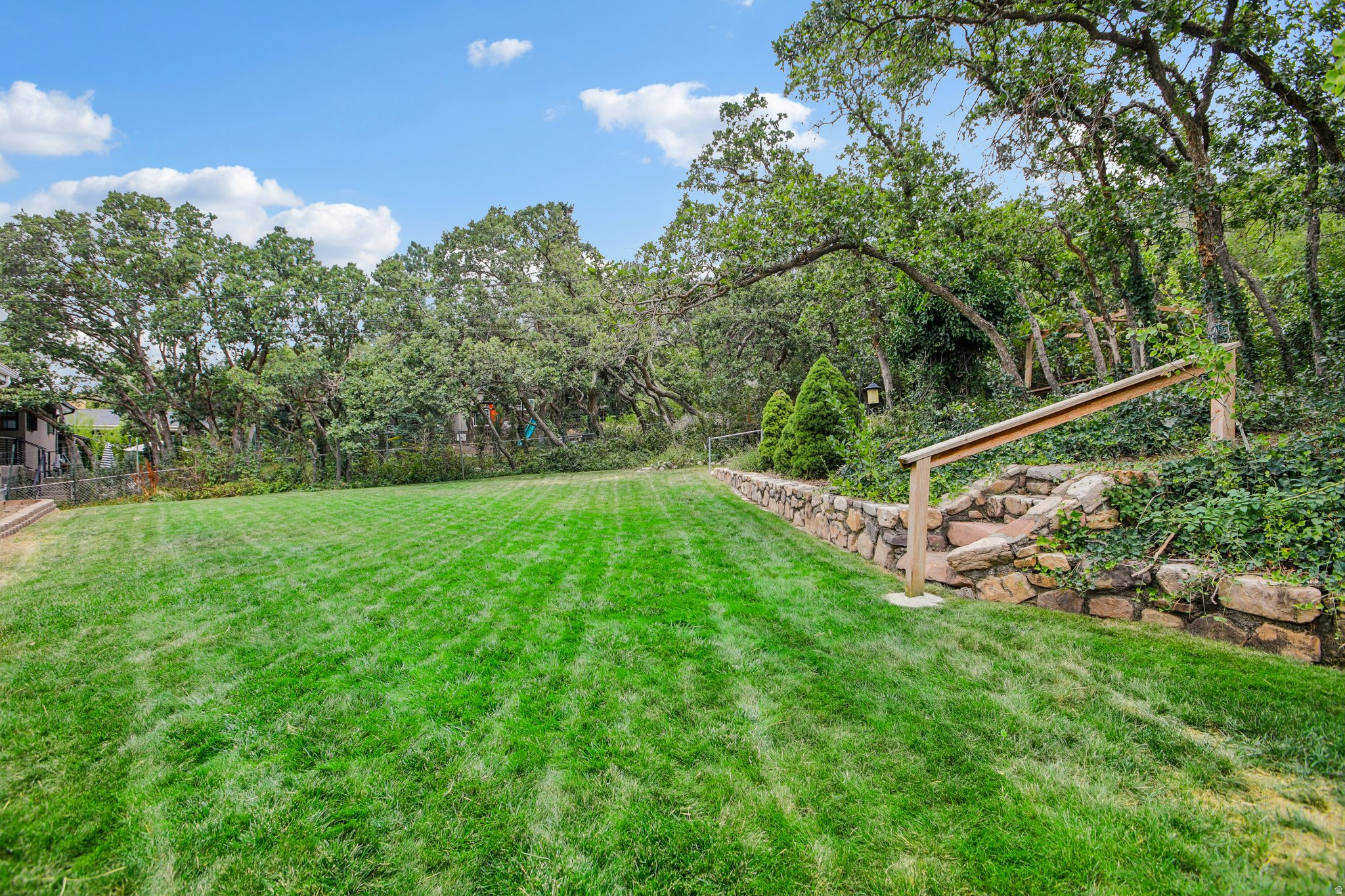 main property photo 33