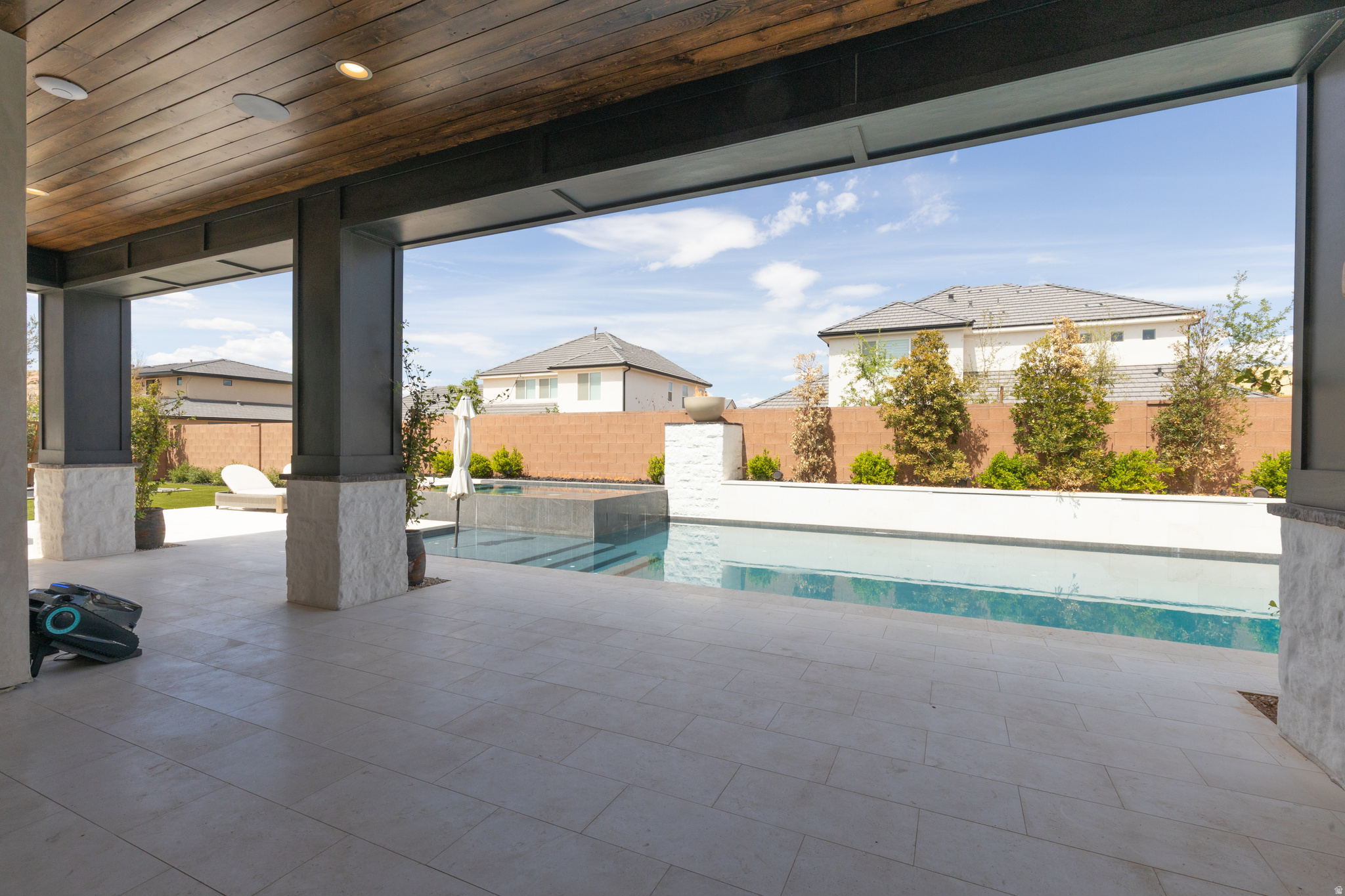 main property photo 74