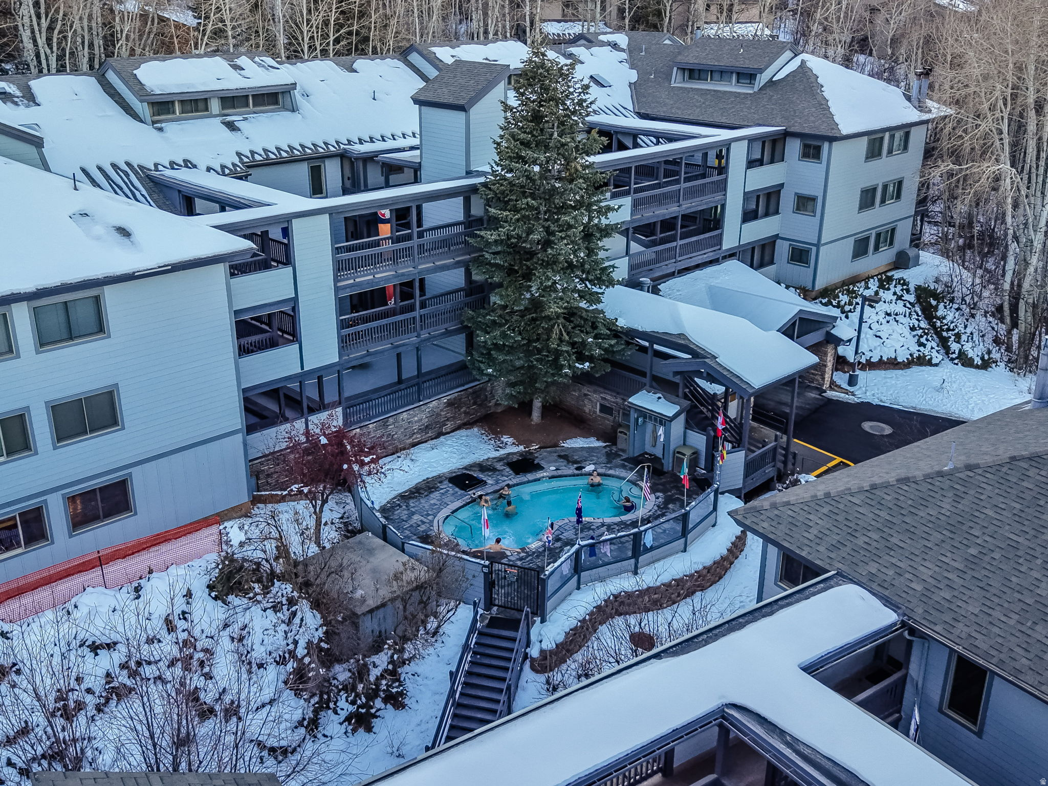 main property photo 32