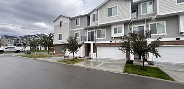 image of property with 3 Bed | 3 Bath | 1,555 Sqft