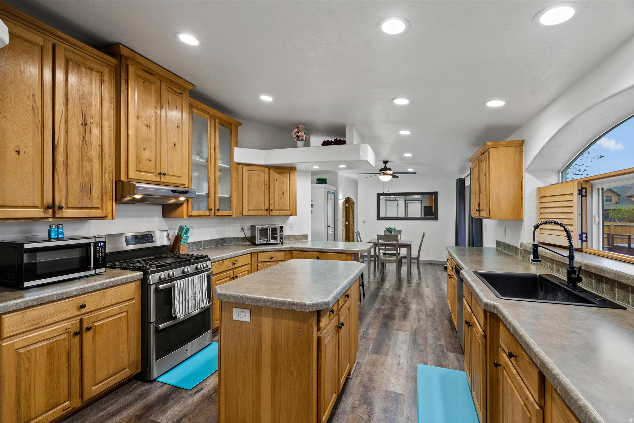 main property photo 12