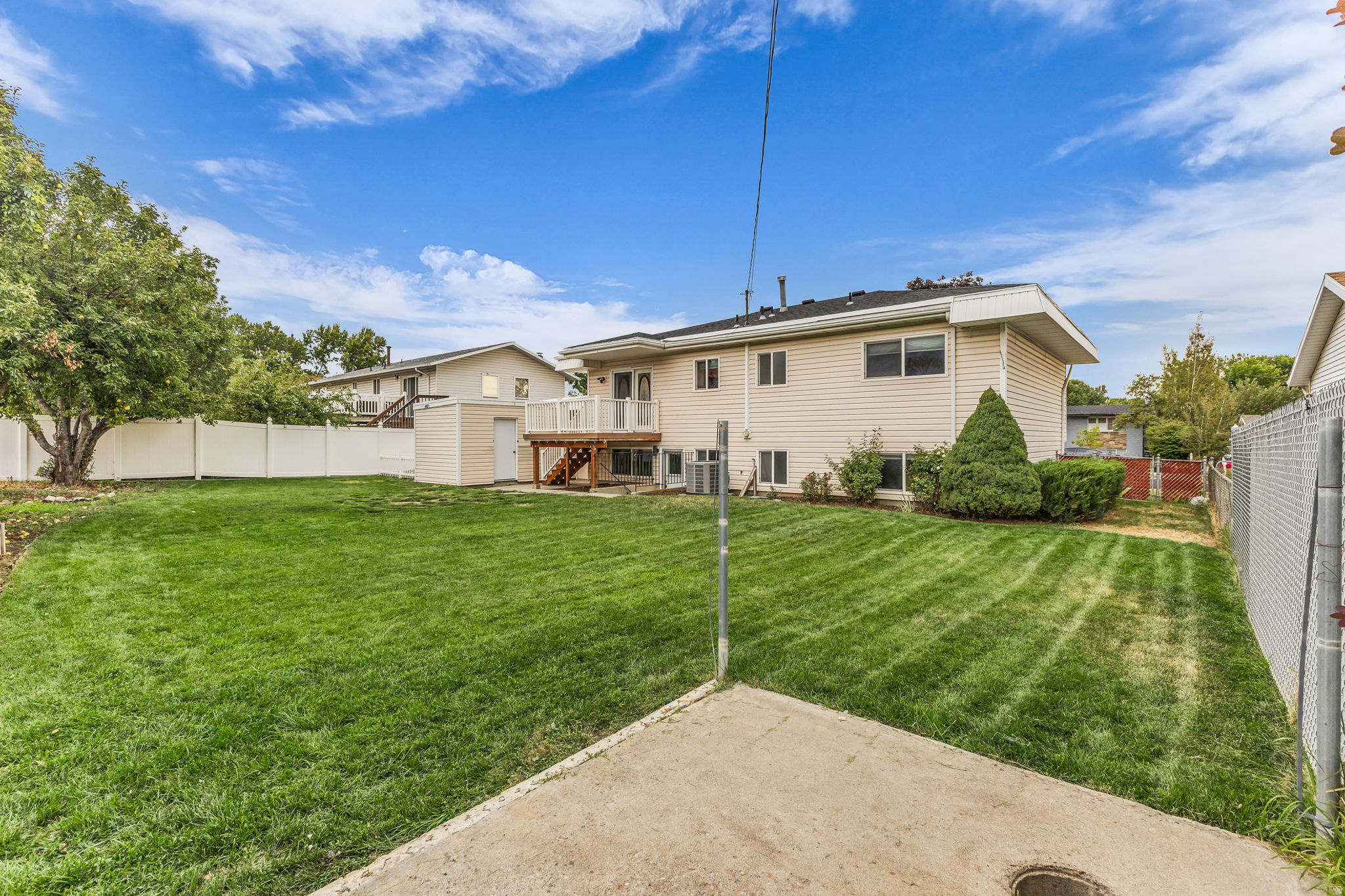 main property photo 9