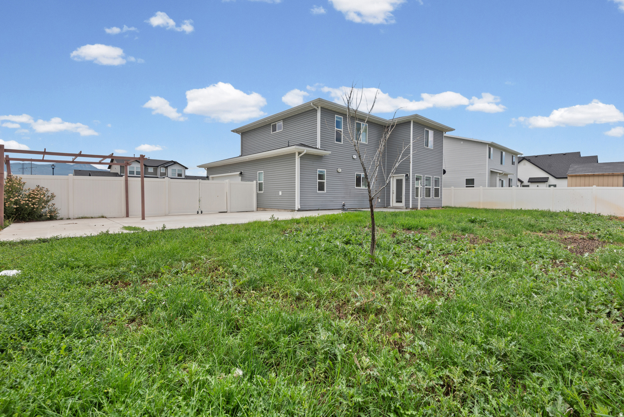 main property photo 18