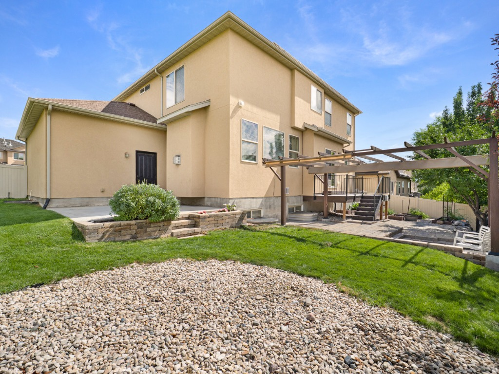 main property photo 23