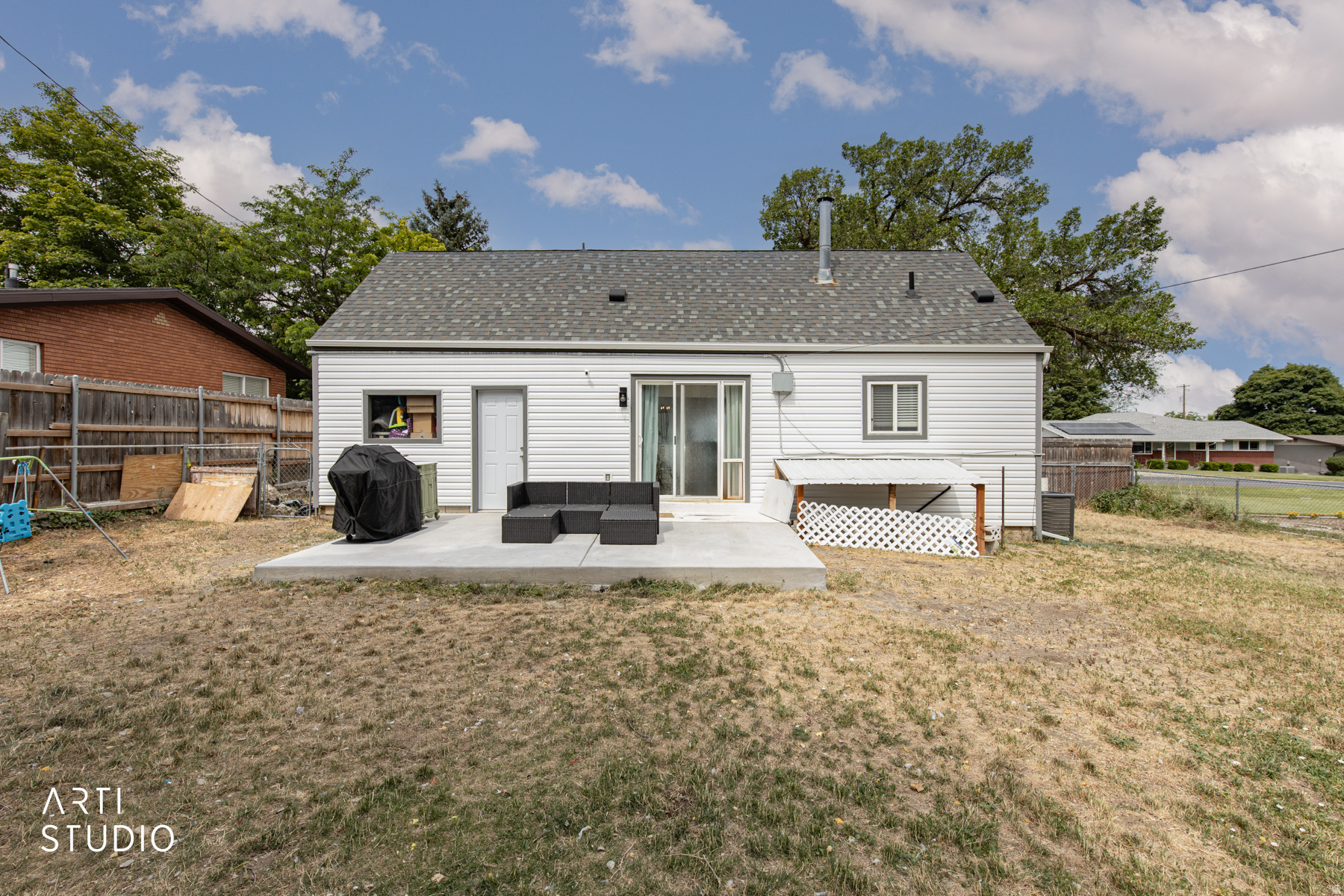 main property photo 16