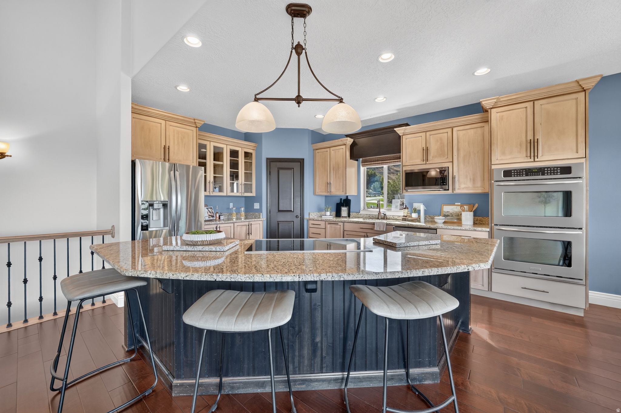 main property photo 5
