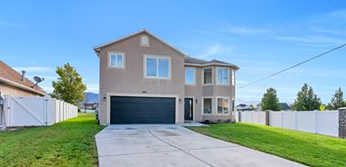 image of property with 4 Bed | 3 Bath | 2,121 Sqft