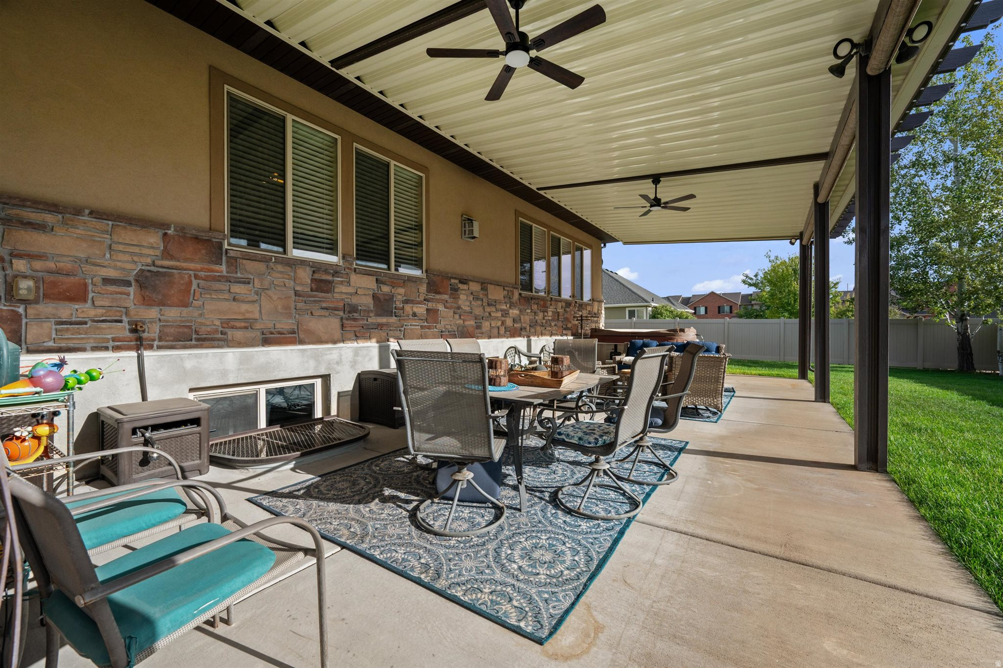 main property photo 50