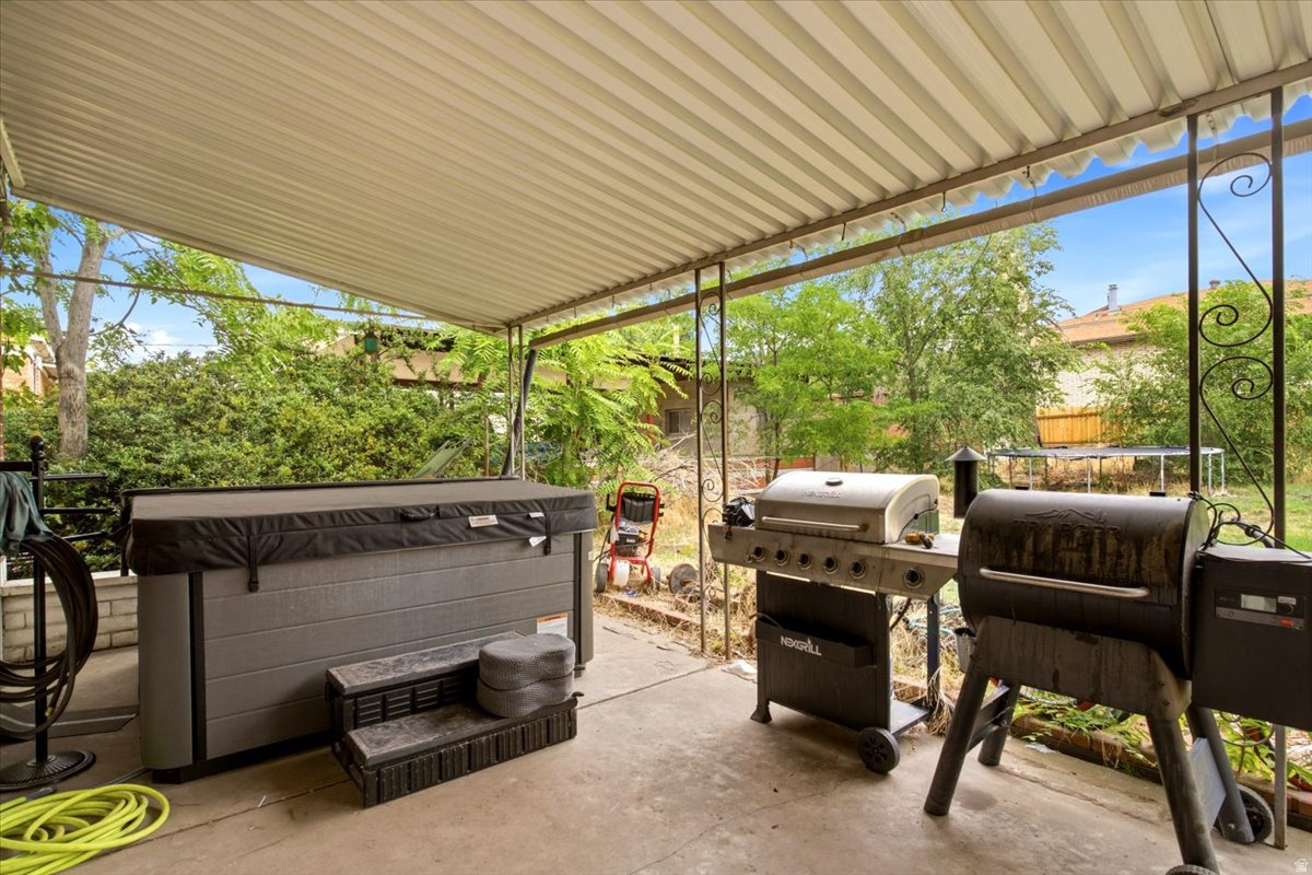 main property photo 25