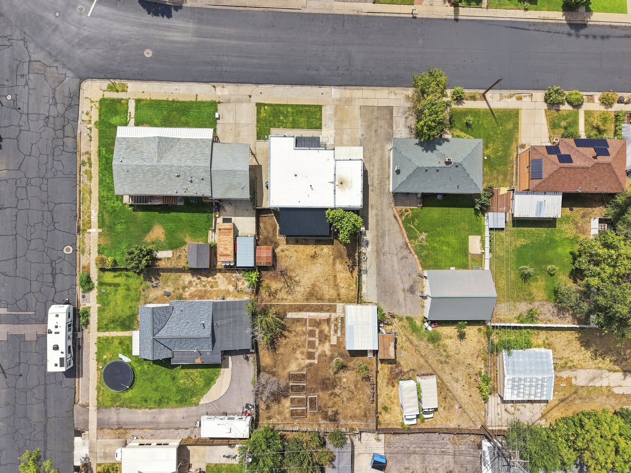 main property photo 27