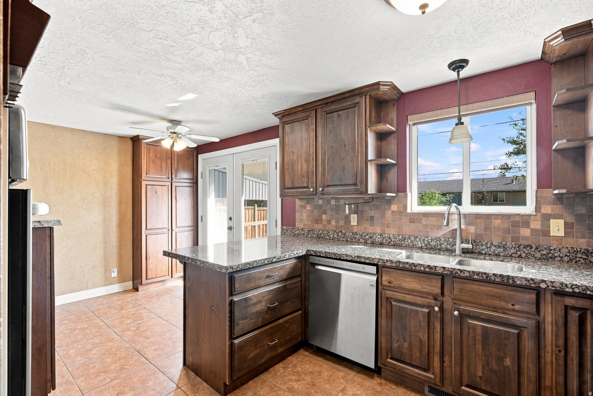 main property photo 15