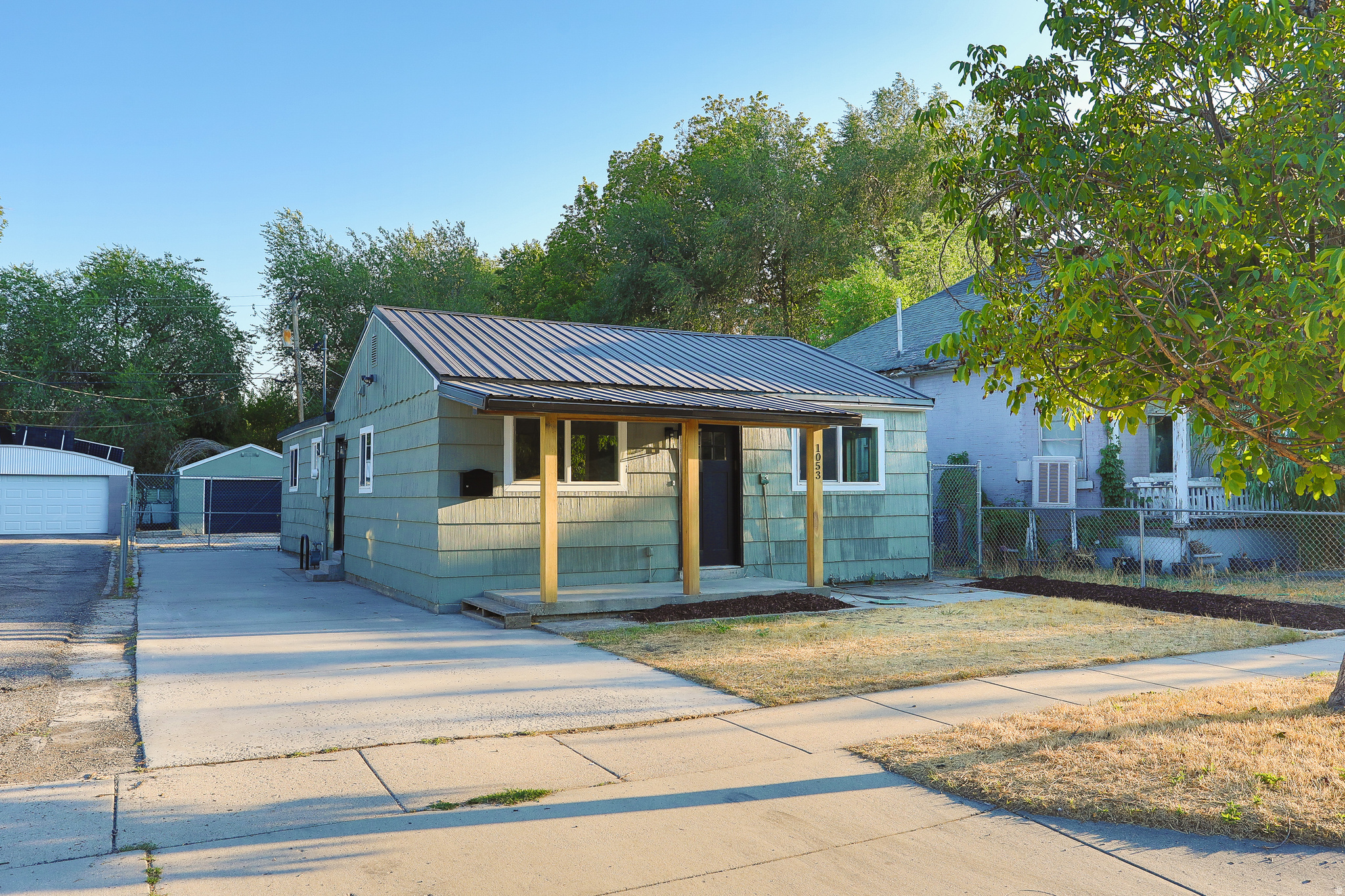 main property photo 14