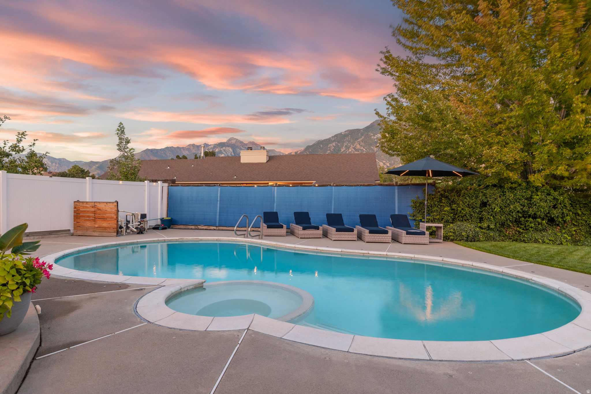 main property photo 47