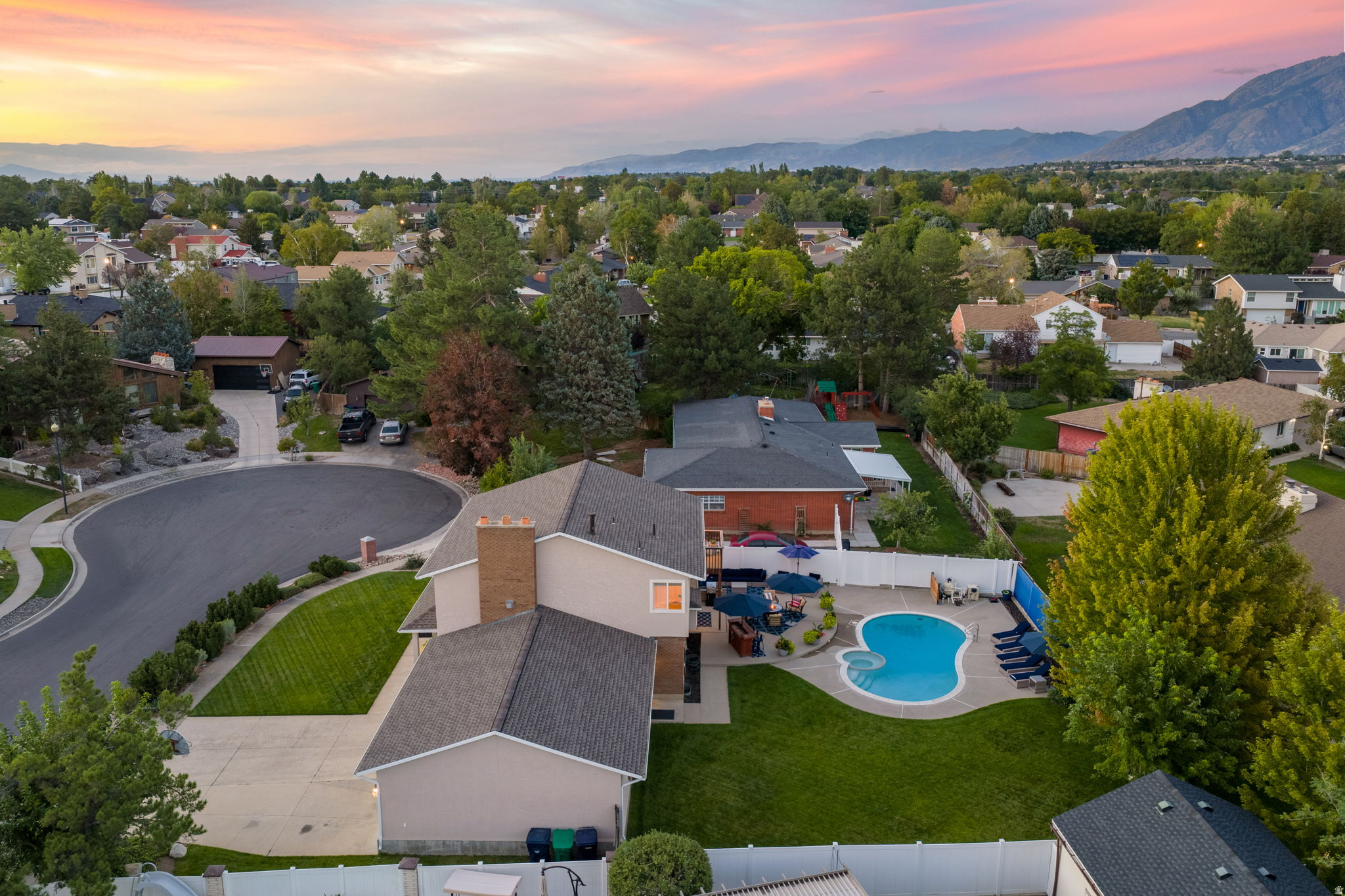 main property photo 51