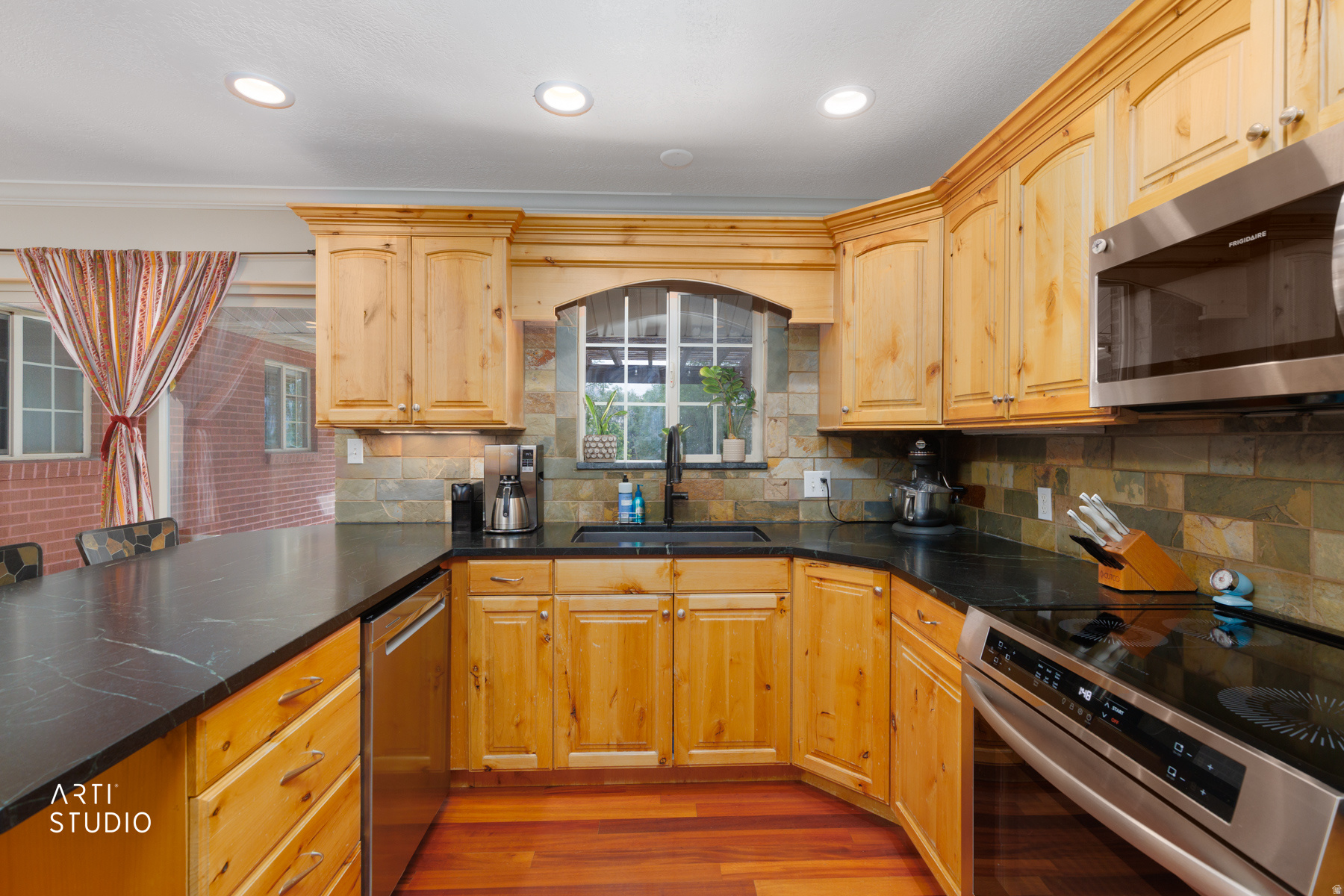 main property photo 17