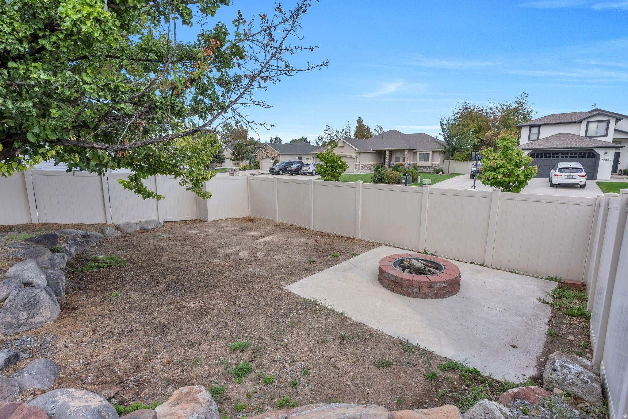 main property photo 14