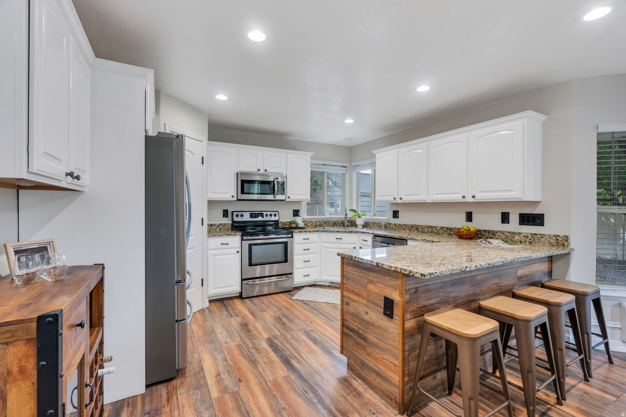 main property photo 2