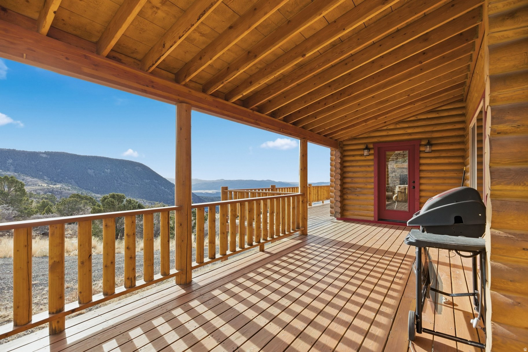 main property photo 33