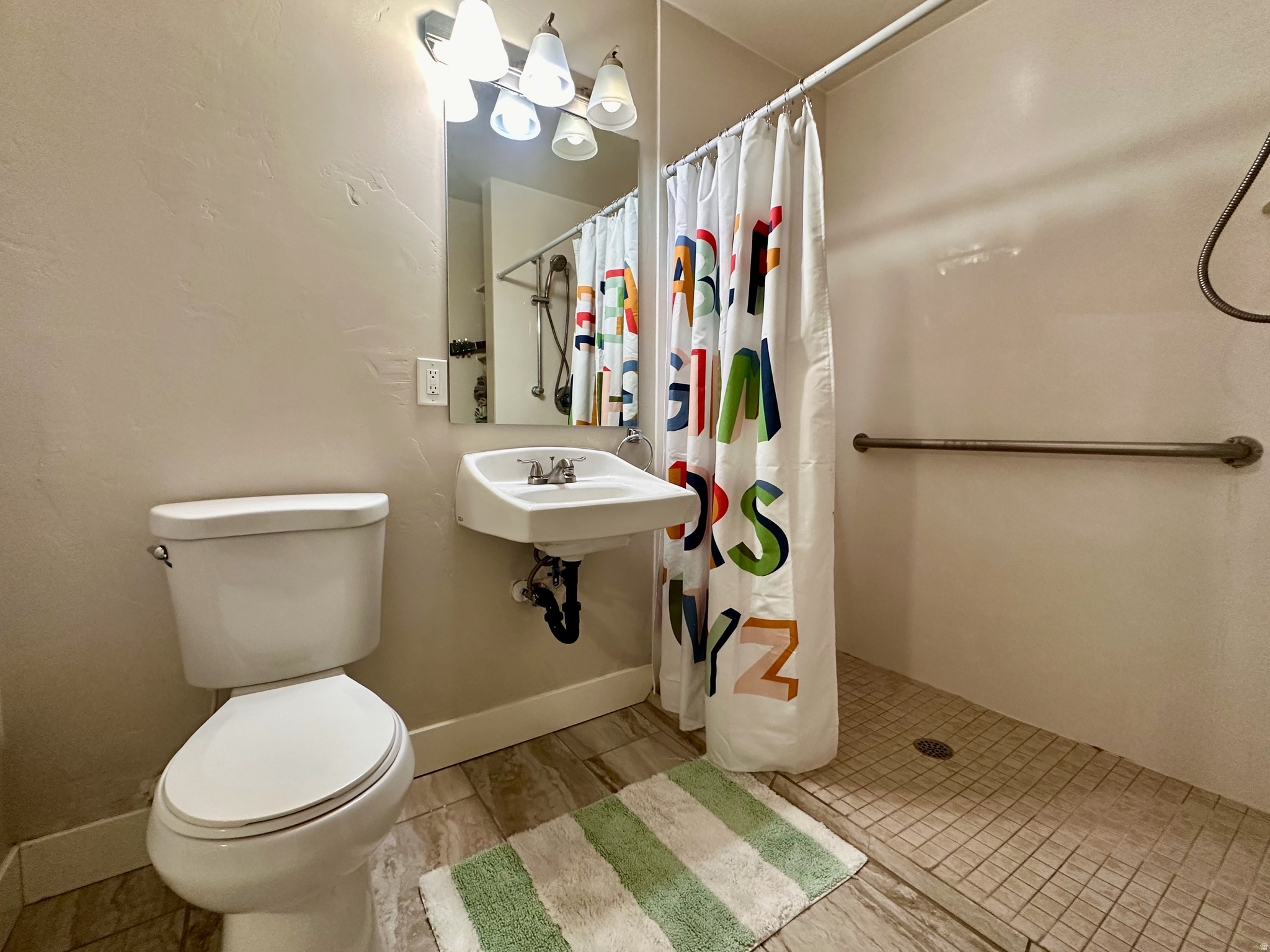 main property photo 28
