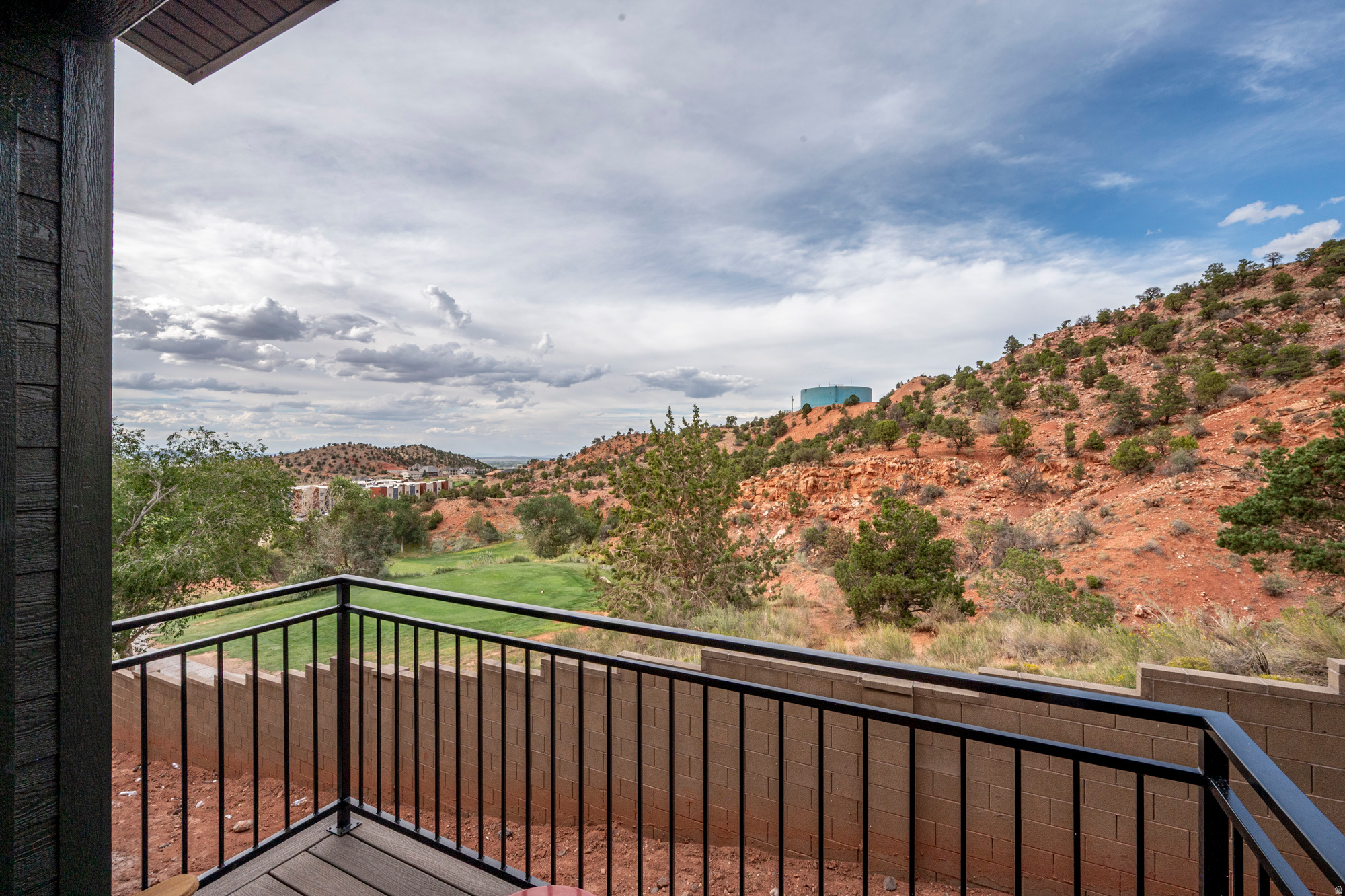 main property photo 40