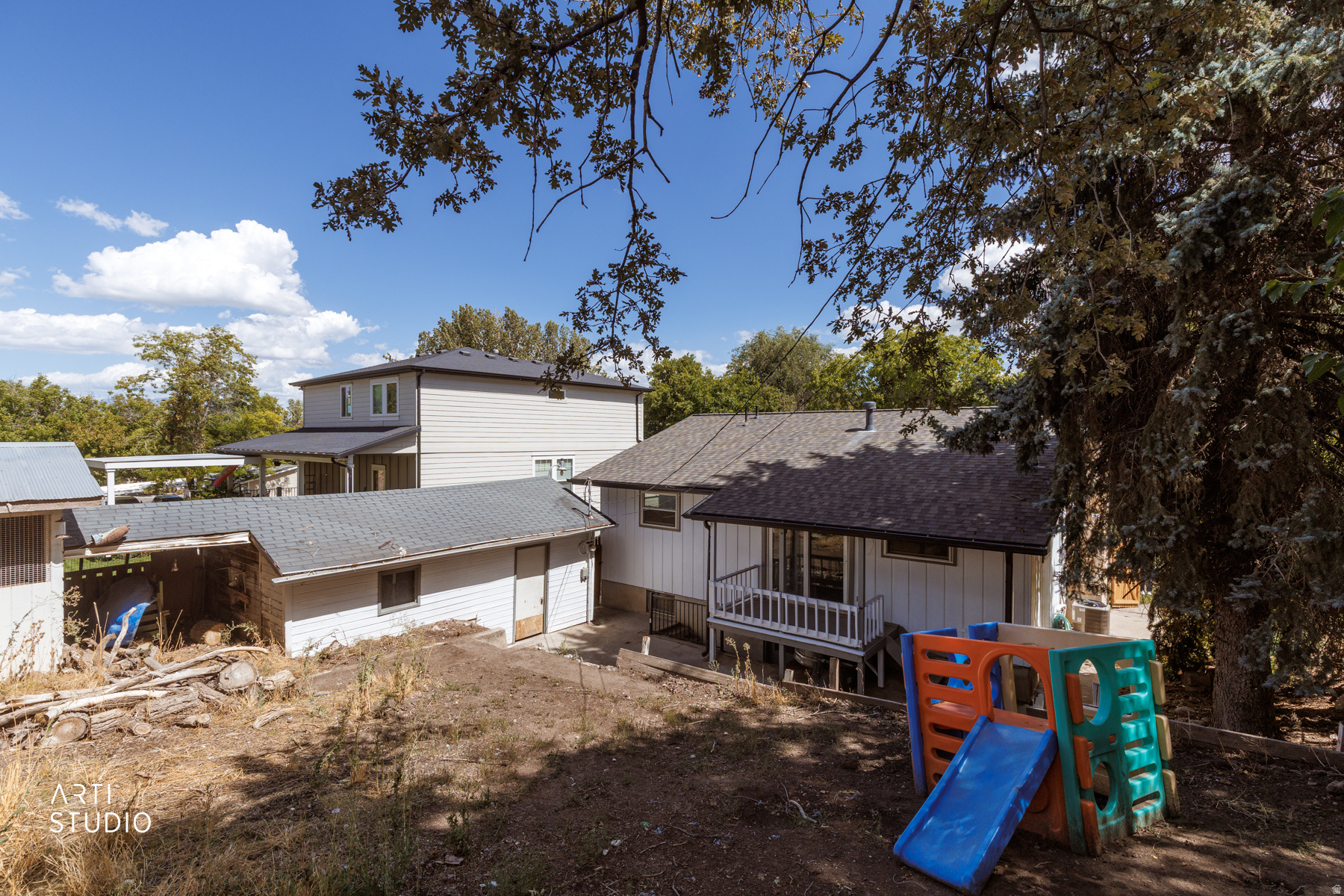 main property photo 28