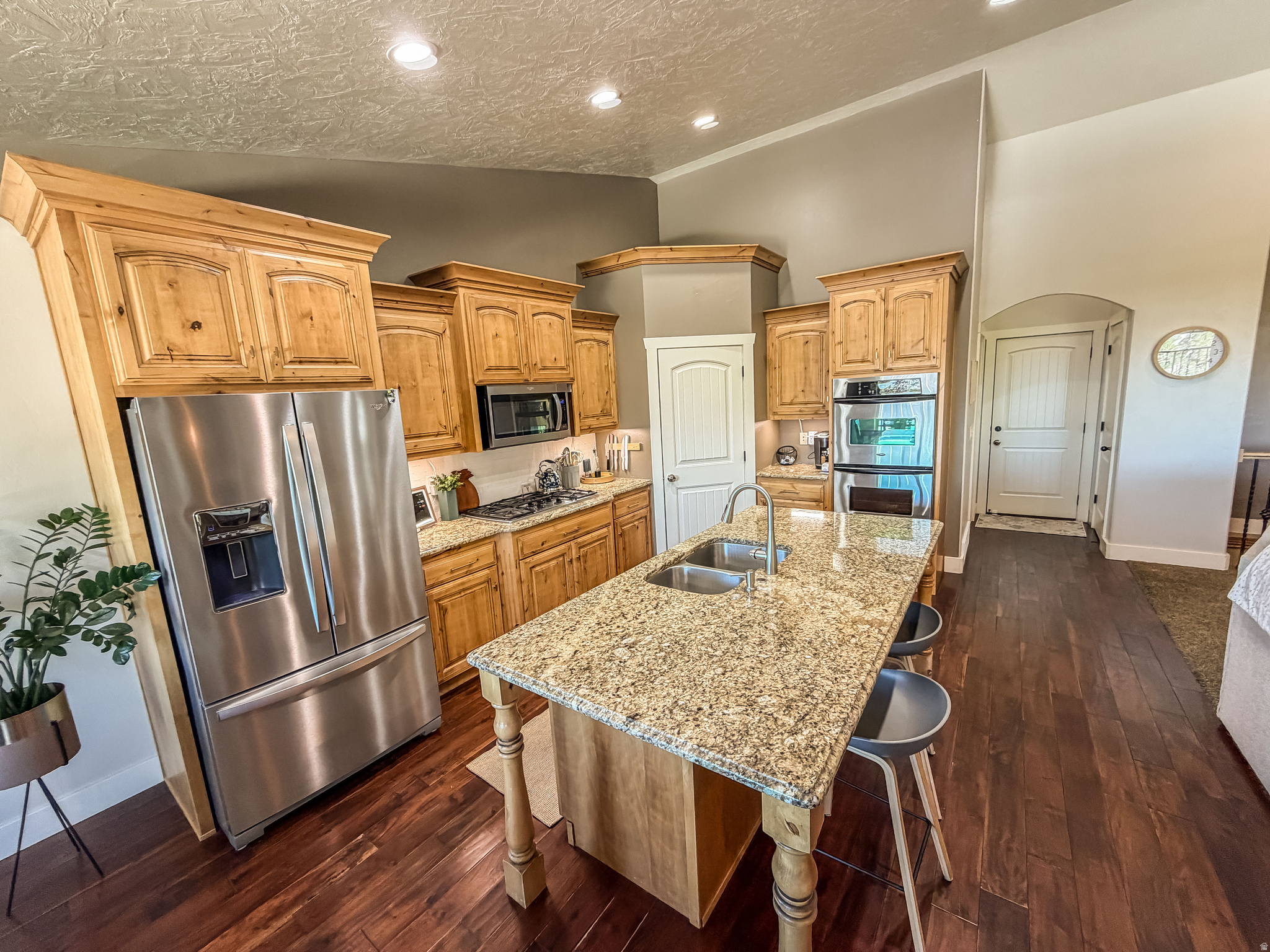 main property photo 12