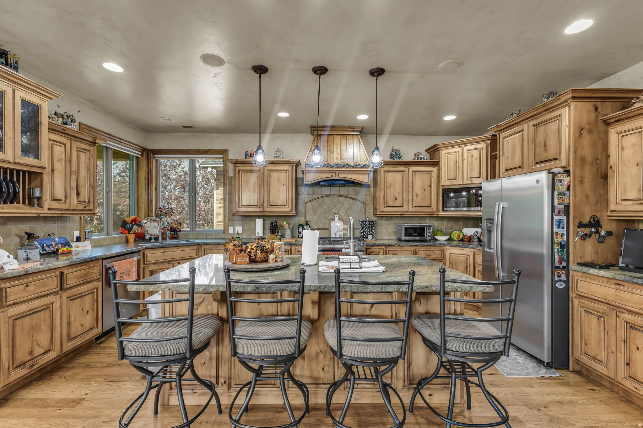 main property photo 24