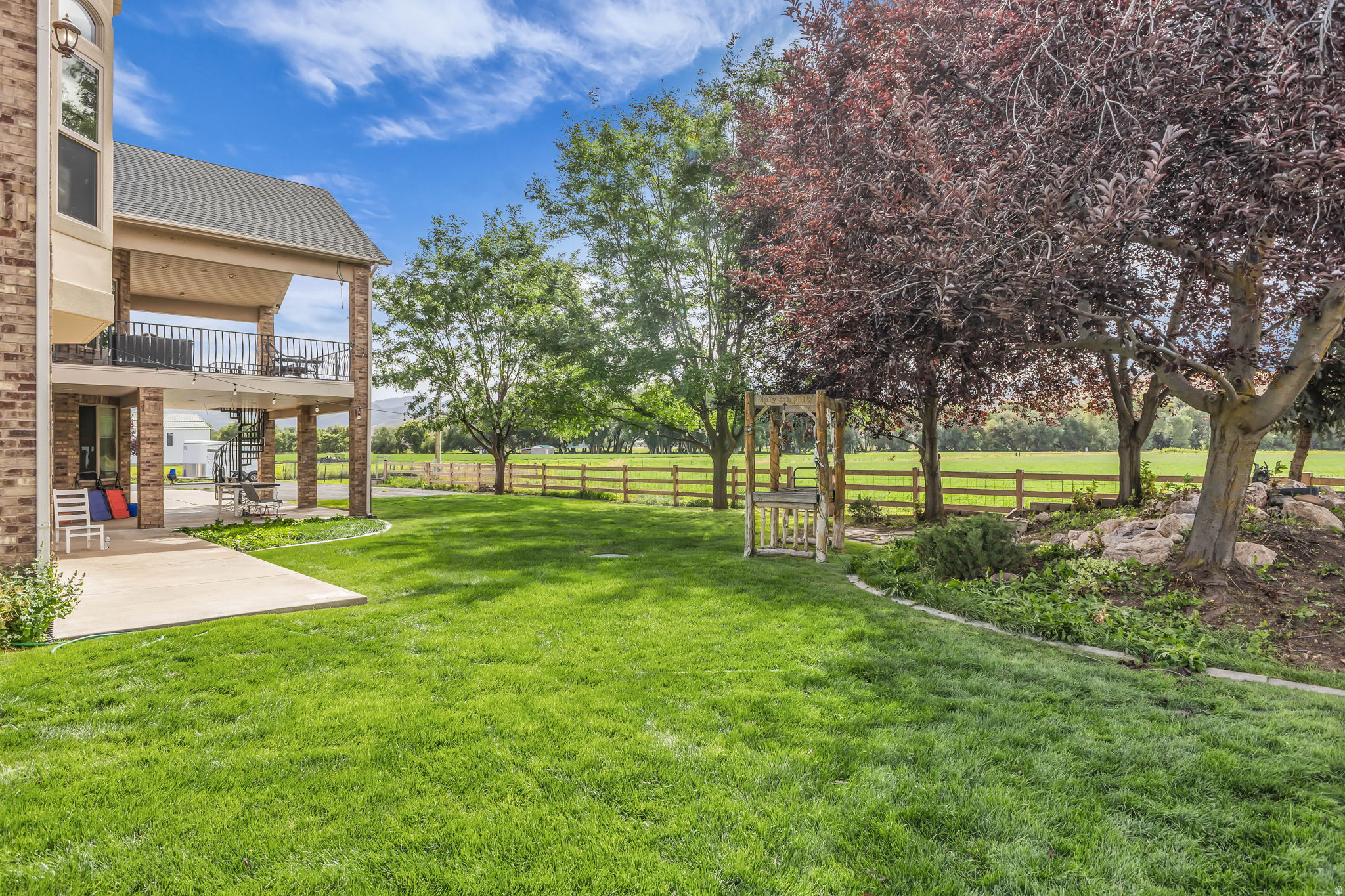 main property photo 7