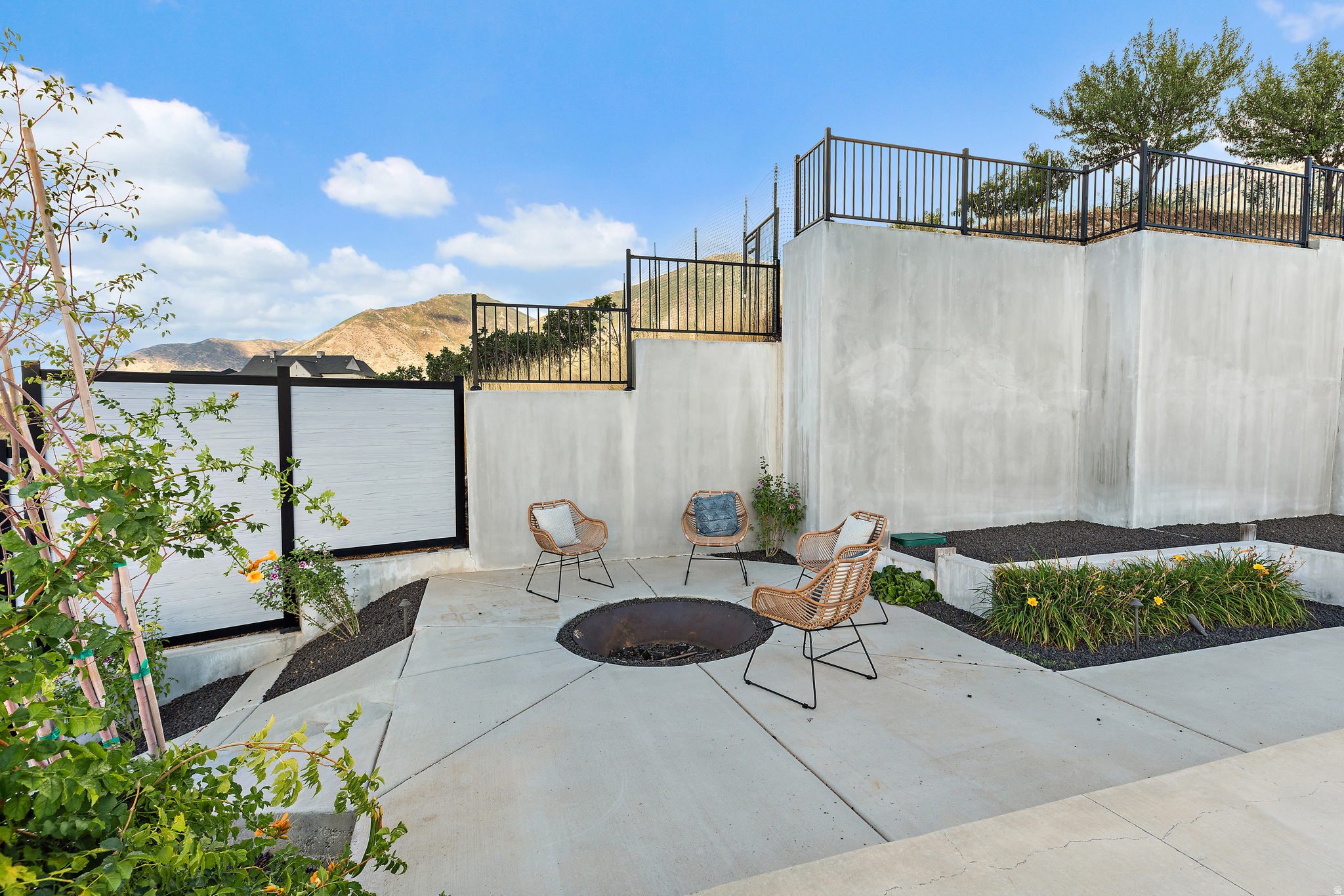 main property photo 54