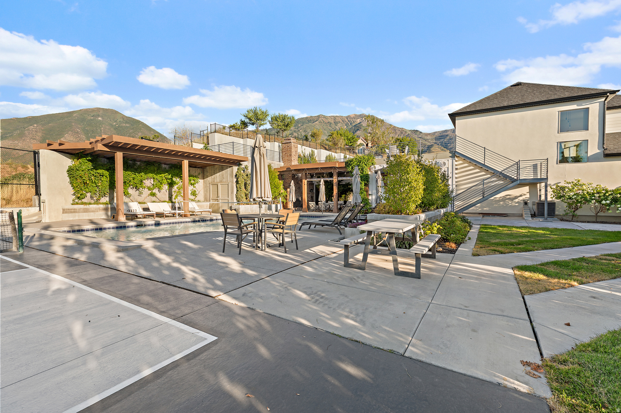 main property photo 70