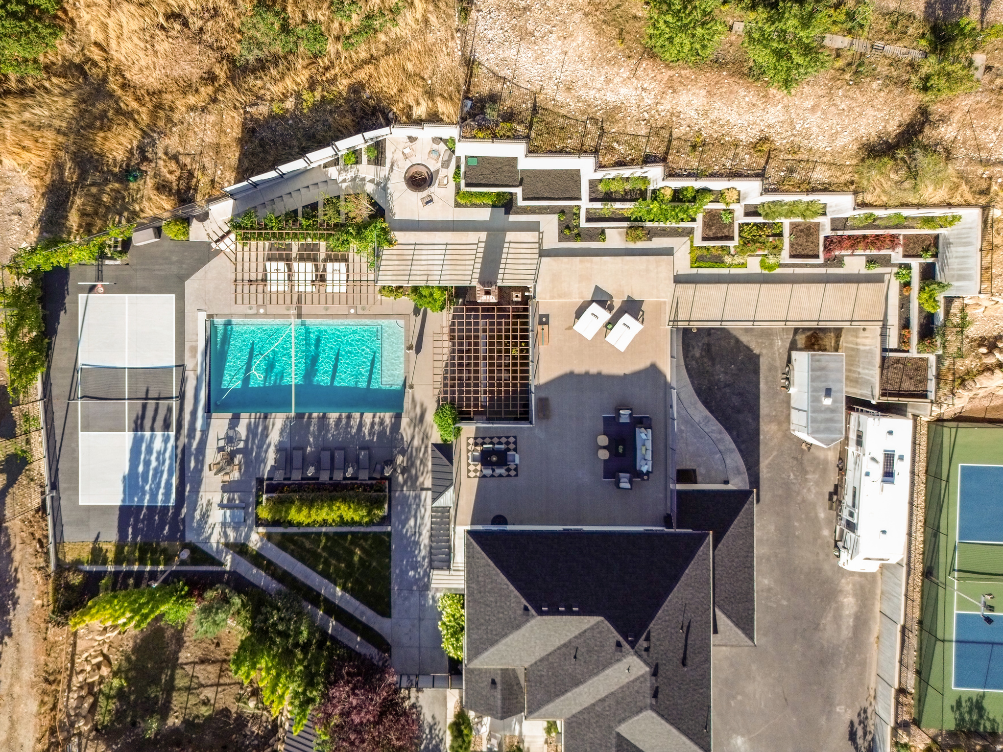 main property photo 94
