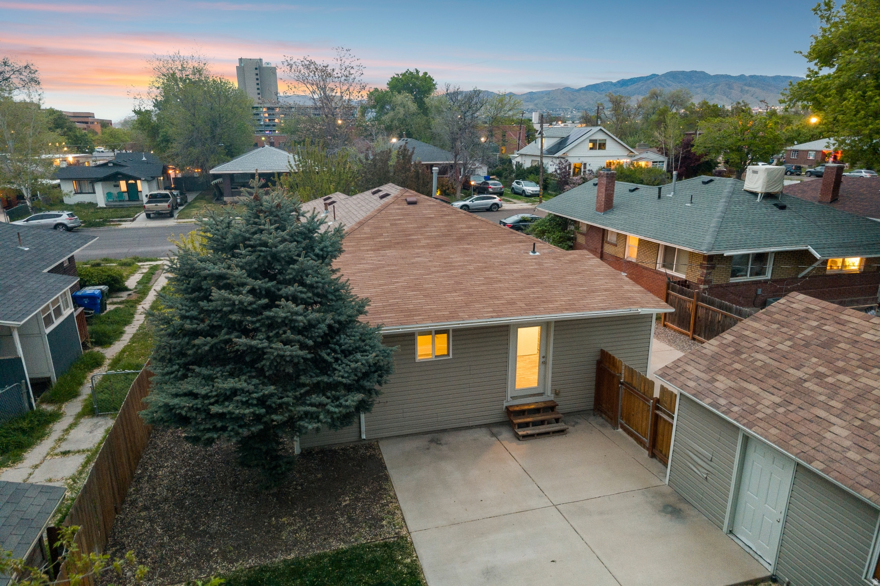 main property photo 31