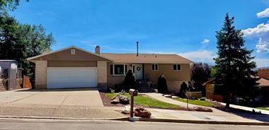 image of property with 6 Bed | 3 Bath | 2,386 Sqft