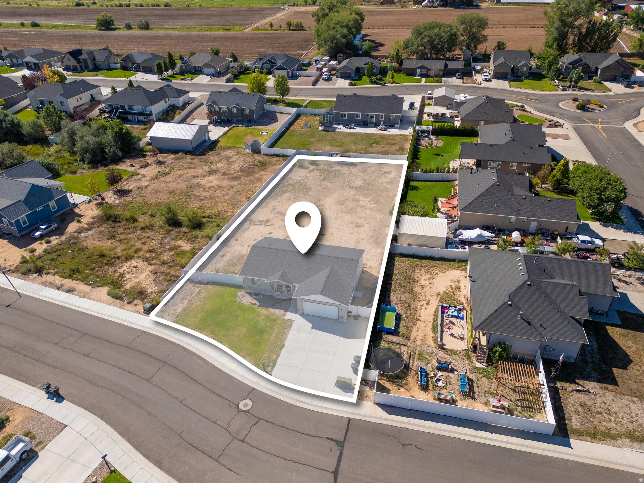 main property photo 16