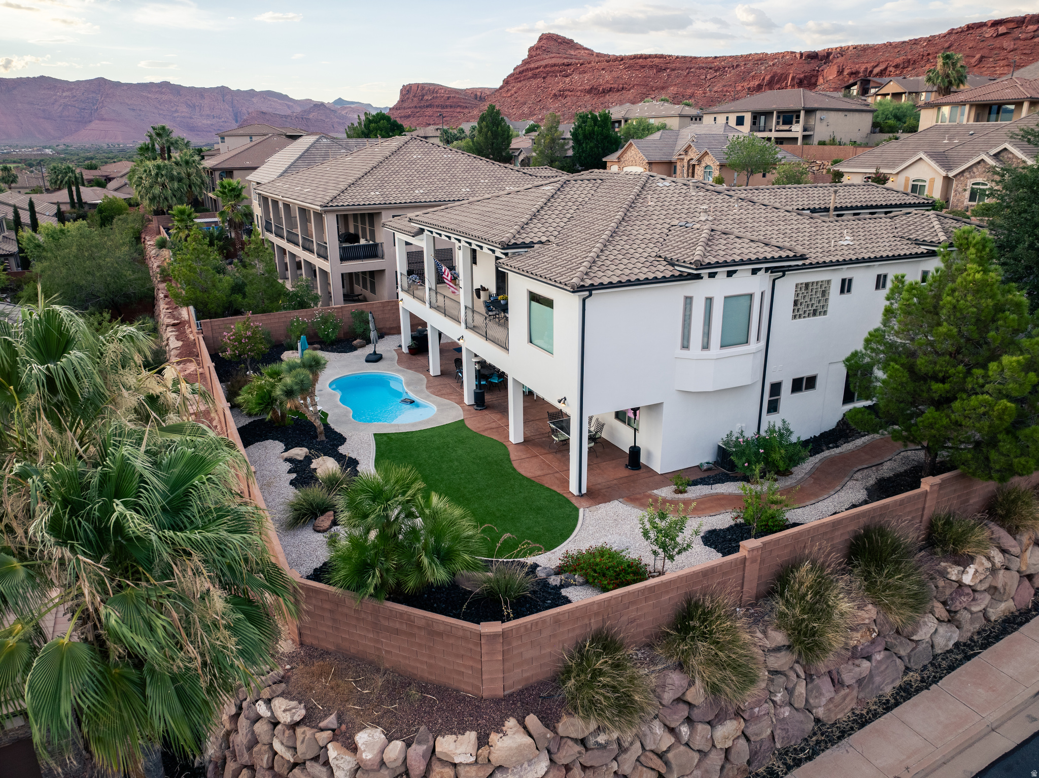 main property photo 41
