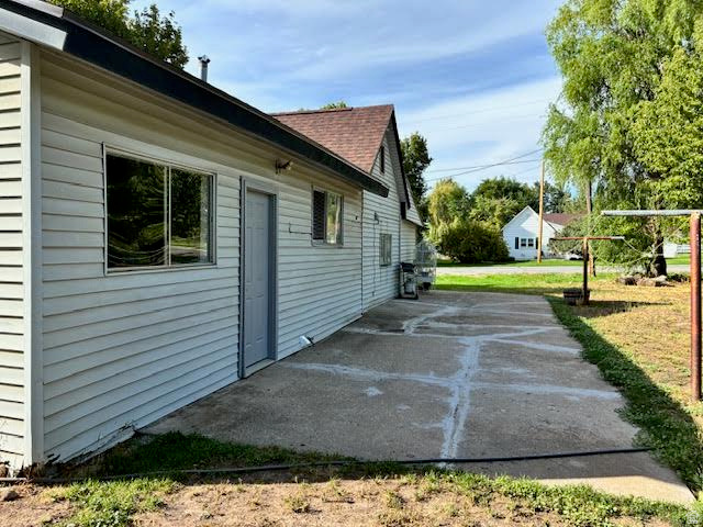 main property photo 11