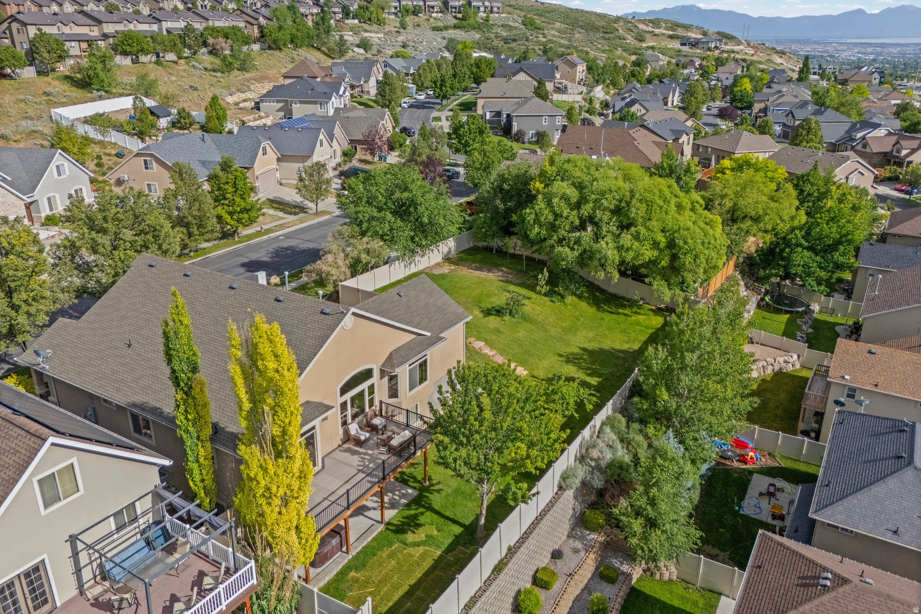 main property photo 29